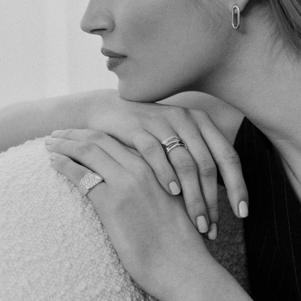 eliza_weiss_signet_ring_14kt_gold_diamanten_08 'hexagon & ridge' | Ring | 14kt Gold | mit und ohne Diamanten – Bild 7