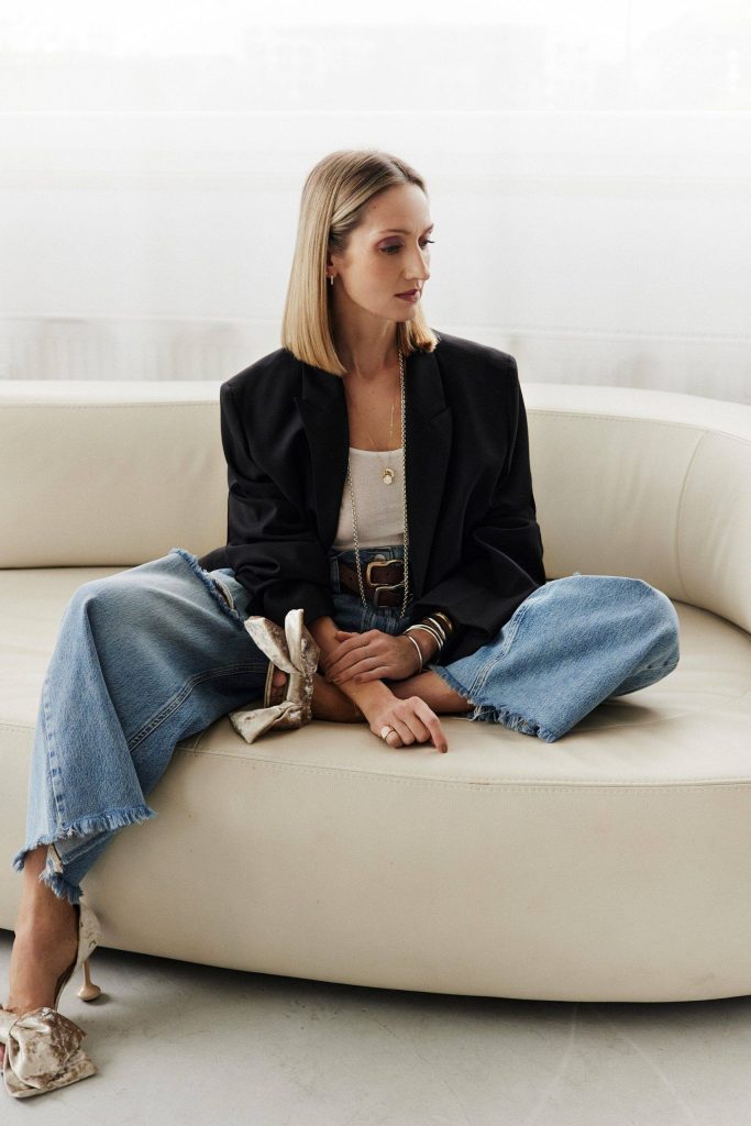 Über ELIZA WEISS